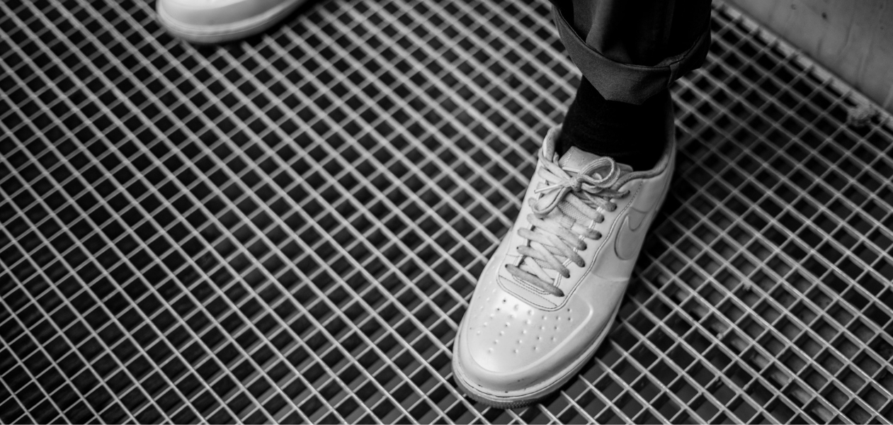 Mens sneaker secondary